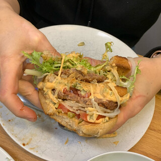 foto unseres selbst gebauten big mac mit selbstgemachter big mac sauce