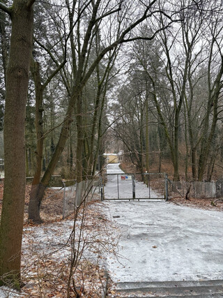 blick von hinter dem freilichtkino rehberge auf den möwensee