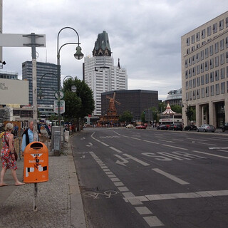 Photo by felix schwenzel in Hardenbergplatz. Keine Fotobeschreibung verf&uuml;gbar..