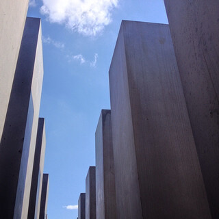 Photo by felix schwenzel in Memorial to the Murdered Jews of Europe. Keine Fotobeschreibung verf&uuml;gbar..