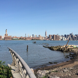 Photo by felix schwenzel in Williamsburg Waterfront Piers. Keine Fotobeschreibung verf&uuml;gbar..
